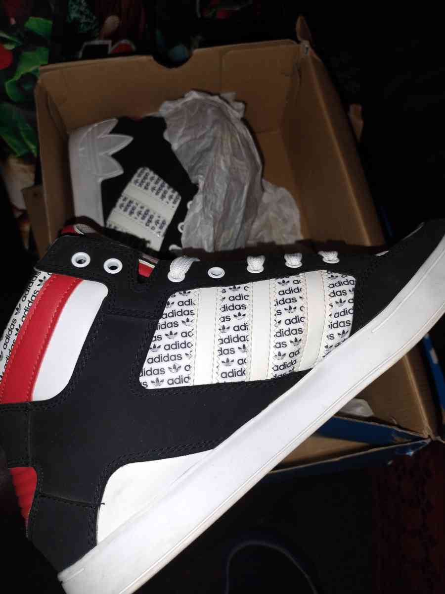 Like new condition 98 NIKE and Adidas - Englewood, New Jersey - FleaMarketBay