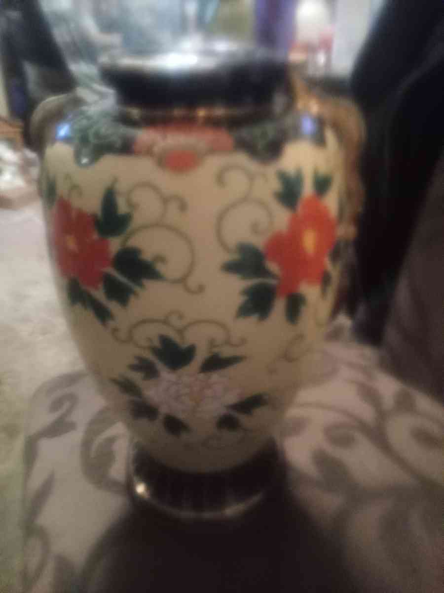 Vintage Vase - Sioux City, Iowa - FleaMarketBay