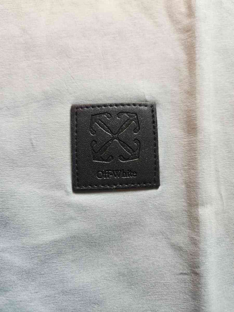 off white teeshirt - Chesterfield, Virginia - FleaMarketBay