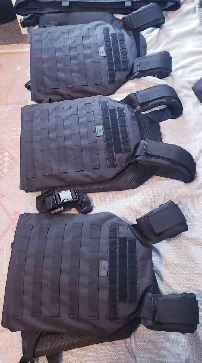 NEW TACTICAL VEST - Los Angeles, California - FleaMarketBay