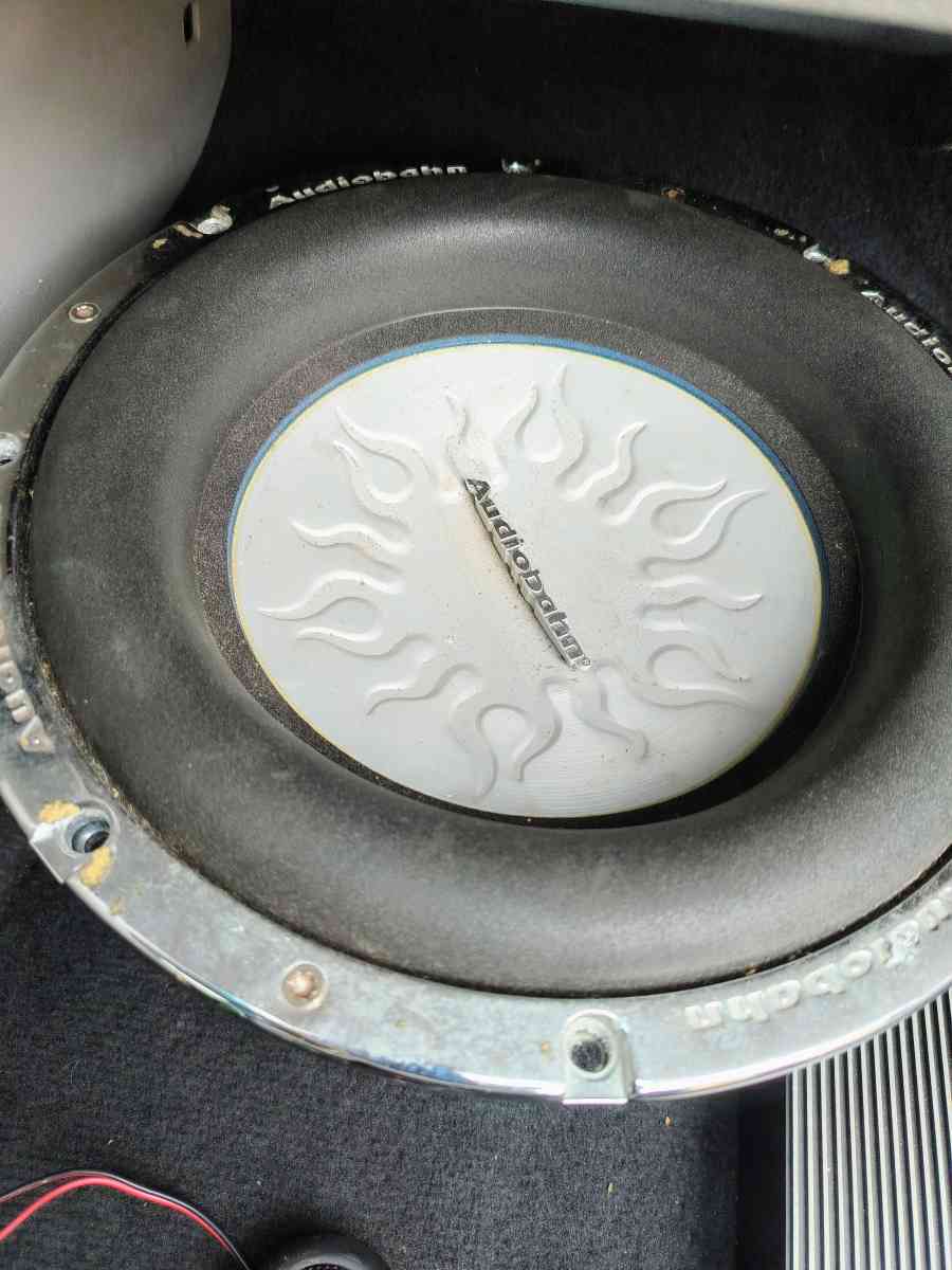 Car Audio Speakers and 2 amps - Rogers, Arkansas - FleaMarketBay