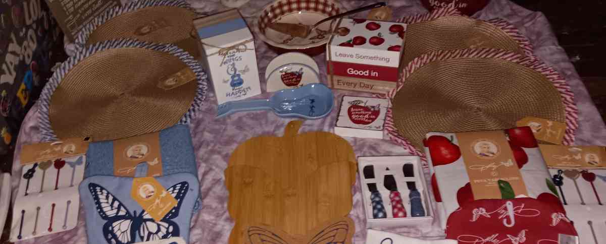 kitchen set - Opelika, Alabama - FleaMarketBay