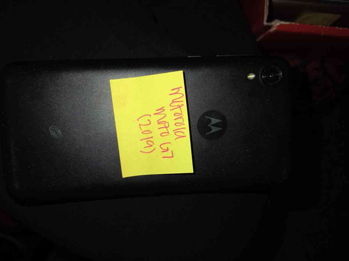 VARIOUS OLD PHONES - Morgan City, Louisiana - FleaMarketBay