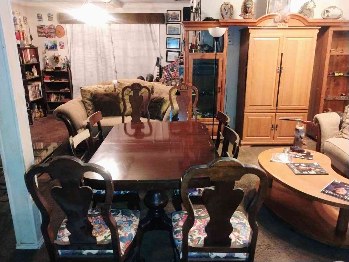 dining room table and chairs from 1940 to 1960 - Tulsa, Oklahoma - FleaMarketBay