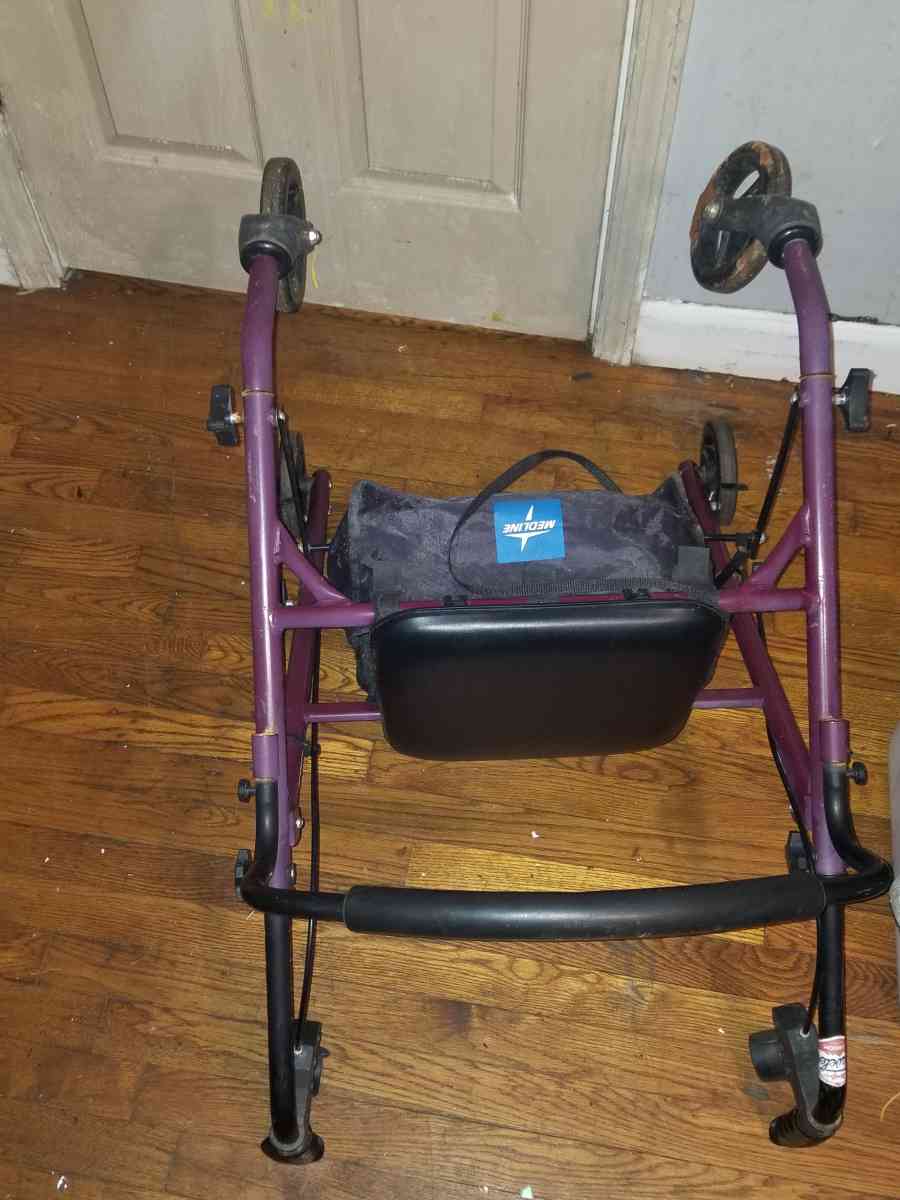 medline walker for elderly or disabled people - Greenville, South Carolina - FleaMarketBay