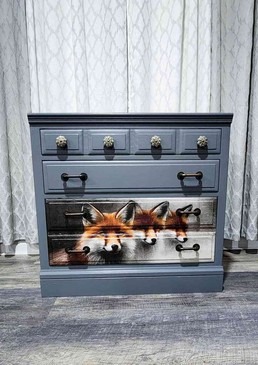 Kling Colonial 3 drawer solid wood dresser - Elkton, Maryland