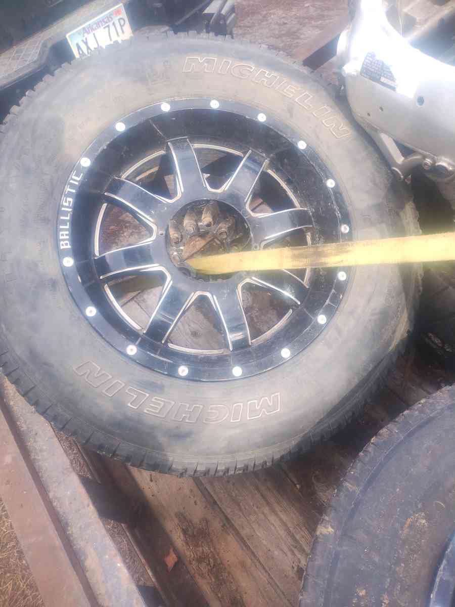 18 inch ballistic Rims five hole universal Ford bolt pattern - Newport, Arkansas