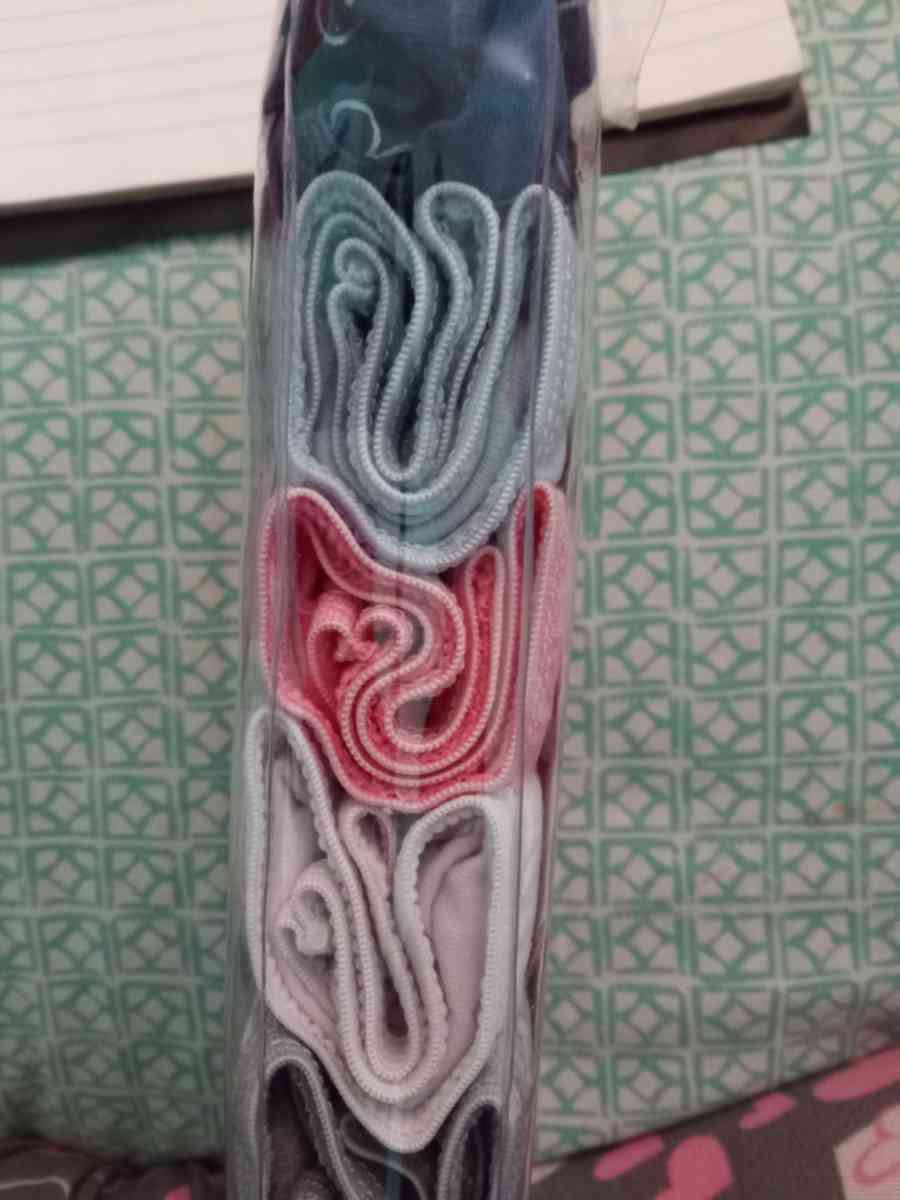 girl brief mamla on the back size - Cleveland, Ohio - FleaMarketBay