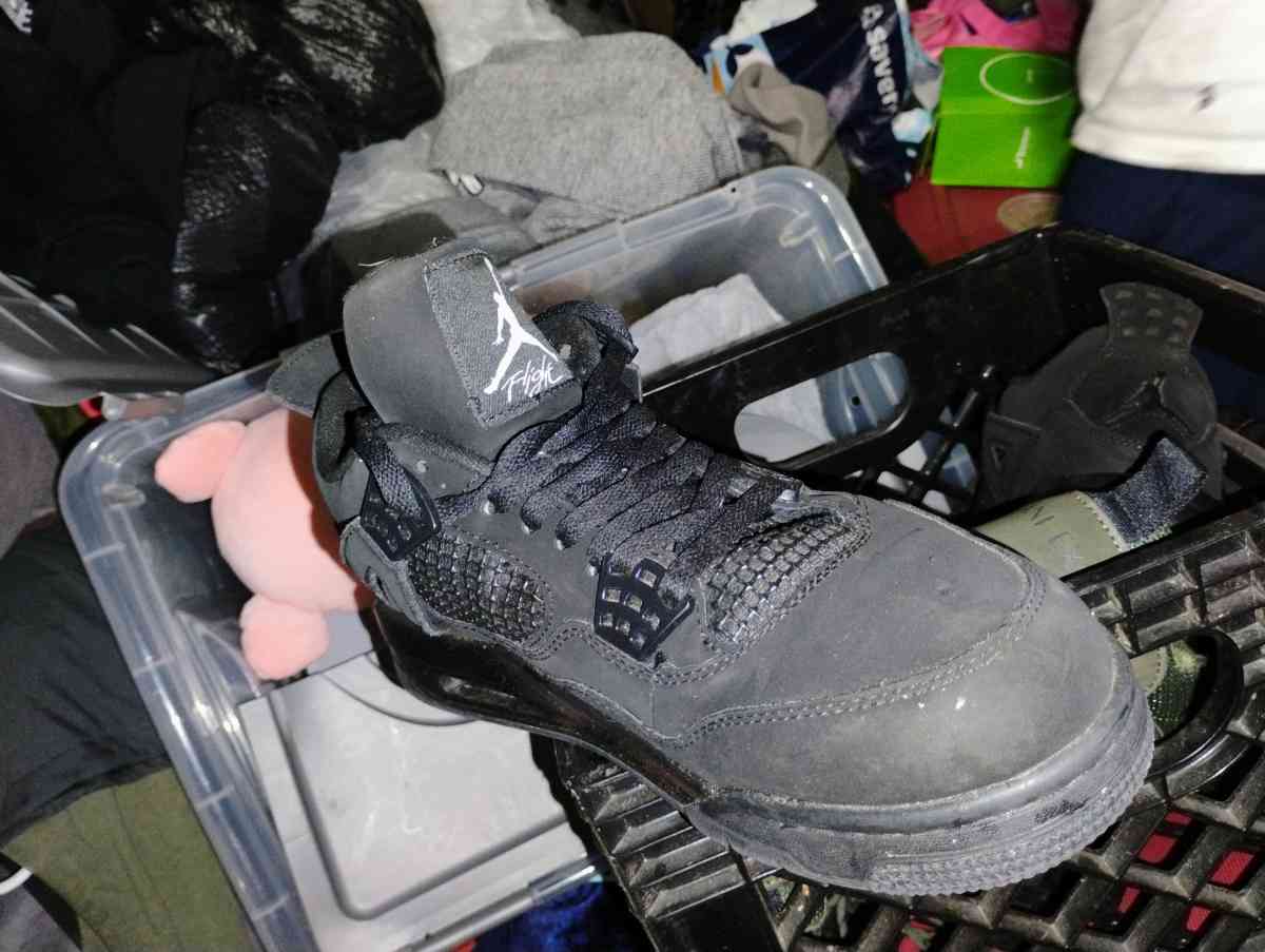 Jordan 4 retro - Fall River, Massachusetts