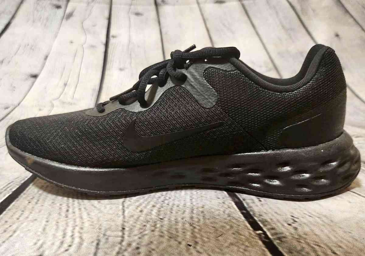 Size 85 Womens Nike Black Shoes - Kansas City, Missouri