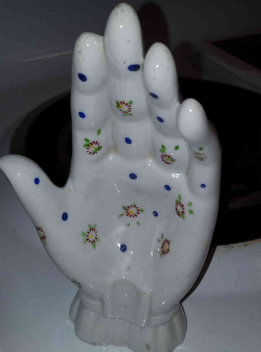 ceramic hand shaped ashtray - Coaling, Alabama