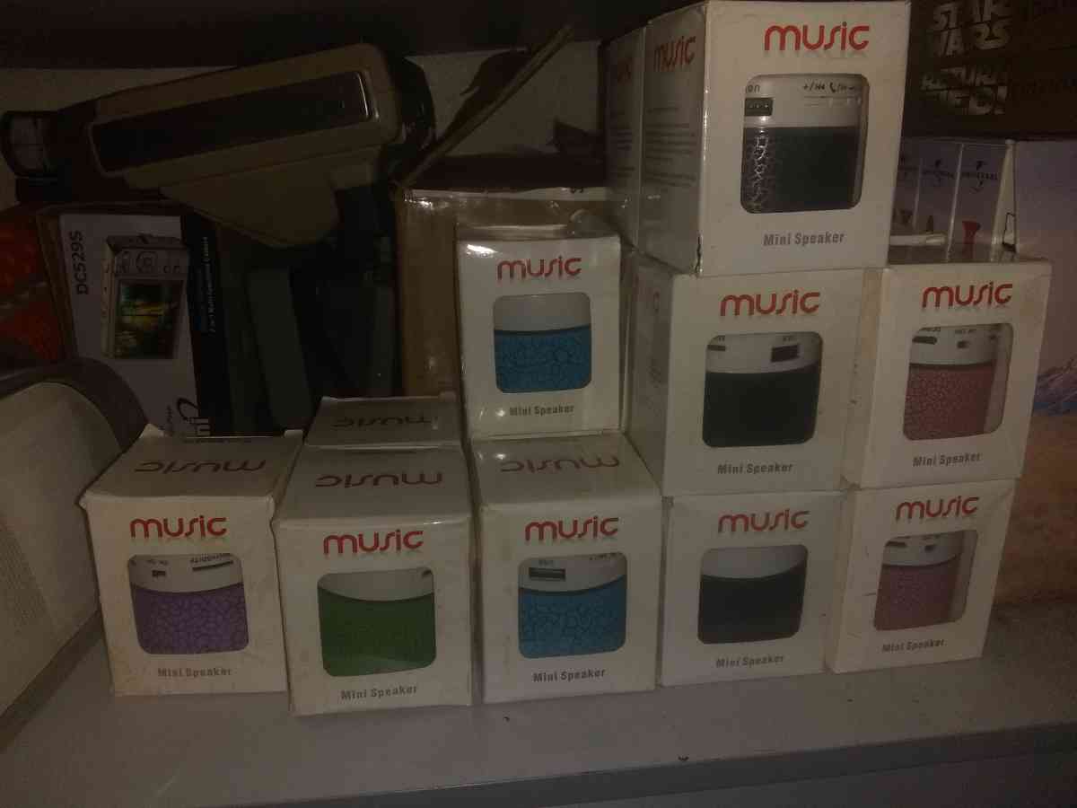 mini Bluetooth speaker - Pensacola, Florida - FleaMarketBay