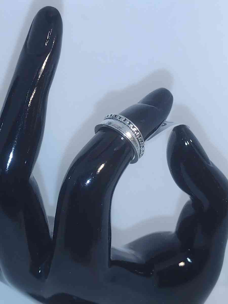 Beret Style Ring - Roanoke, Virginia - FleaMarketBay