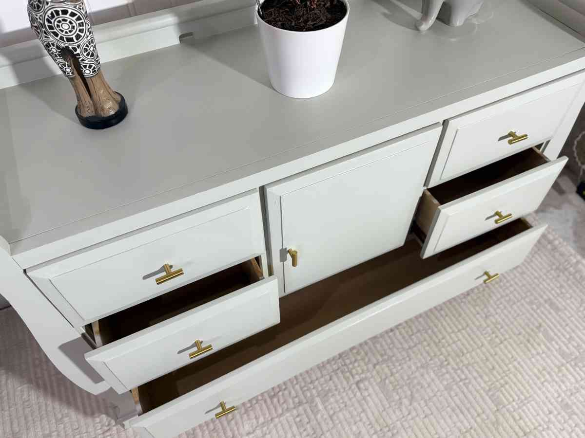 5 Drawer Dresser - Ridgefield, Washington - FleaMarketBay