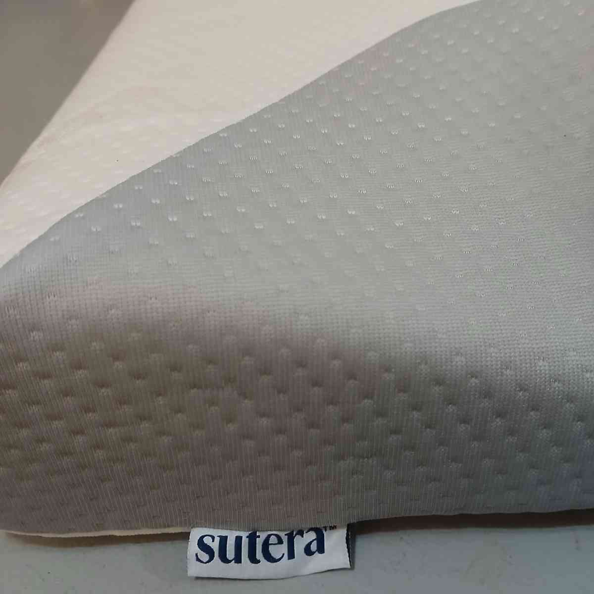 Sutera memory foam pillow - Indianapolis, Indiana - FleaMarketBay