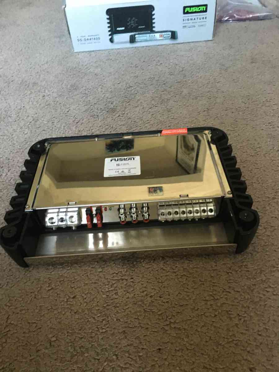 Brand new Fusion Amp 4 channel 1400 watt - Newport Beach, California - FleaMarketBay