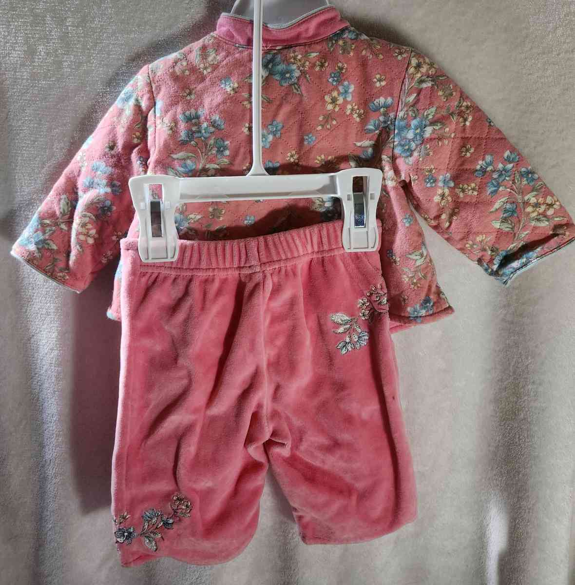 3 Months Baby Girls Salmon Pink Outfit - Kansas City, Missouri - FleaMarketBay