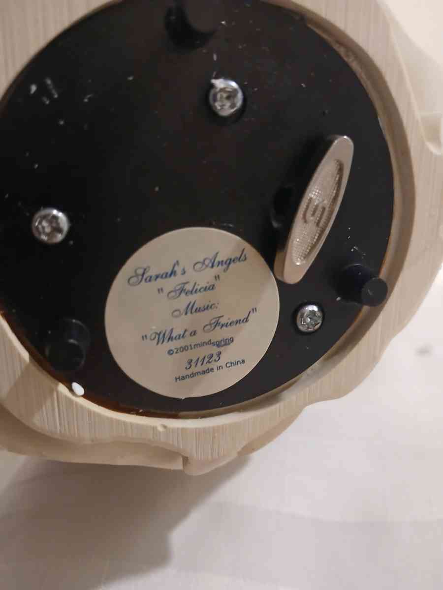 Sarahs angel music playing figurines - Des Moines, Iowa - FleaMarketBay