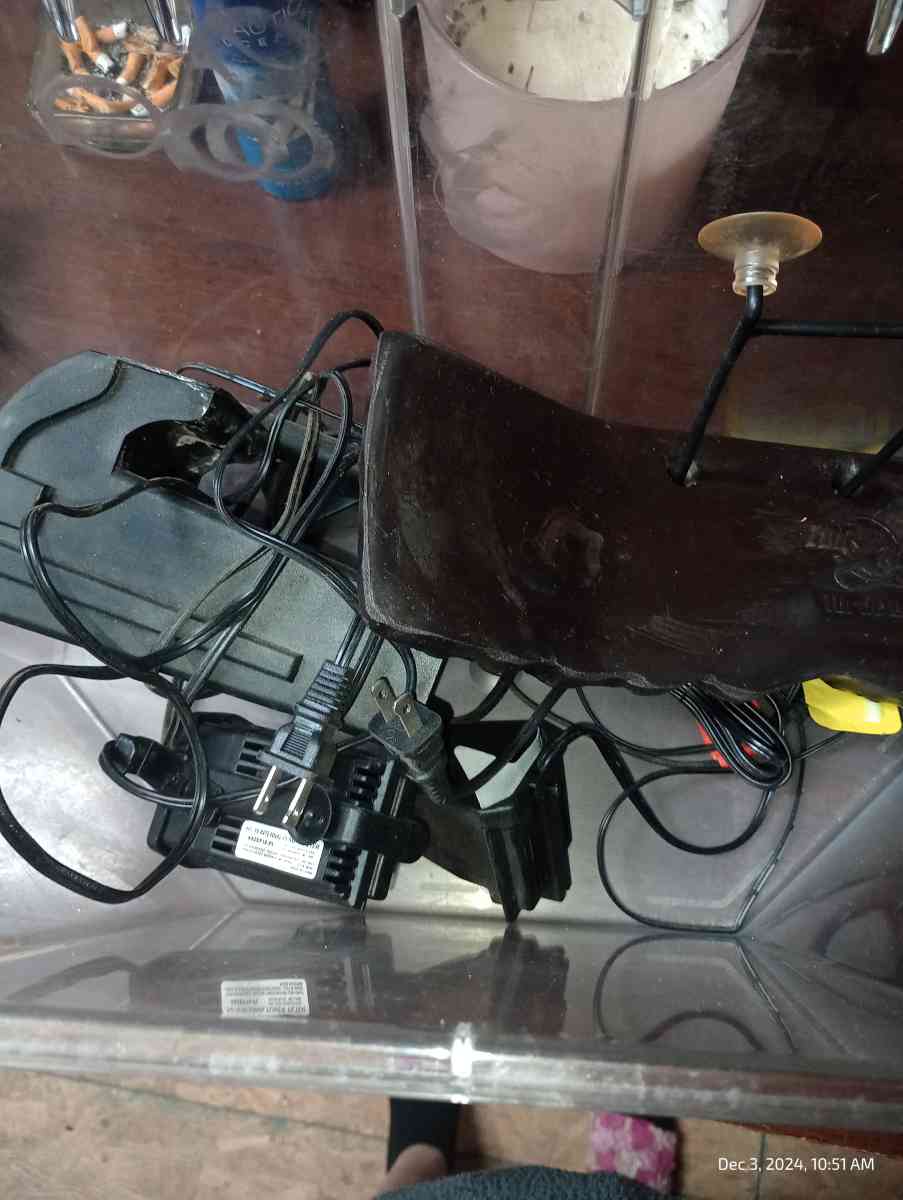 5 GALLON FISH TANK WITH COLOR CHANGING LED LIGHTS - Morgan City, Louisiana - FleaMarketBay