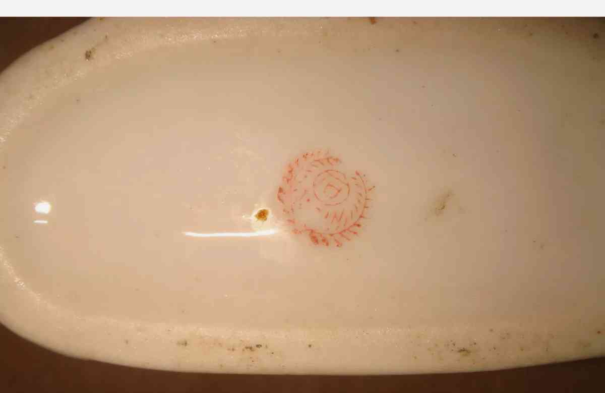 PAIR OF VTG NATIVE AMERICAN CHIEF PAINTED CERAMIC FIGURINES - Layton, Utah - FleaMarketBay