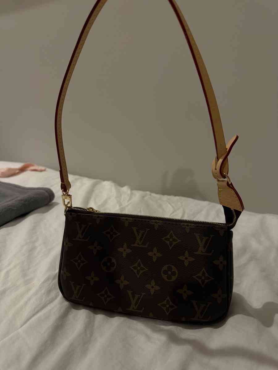 Louis Vuitton Shoulder Bag Pochette - Paradise Valley, Arizona