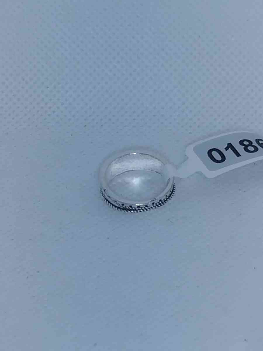 Beret Style Ring - Roanoke, Virginia - FleaMarketBay