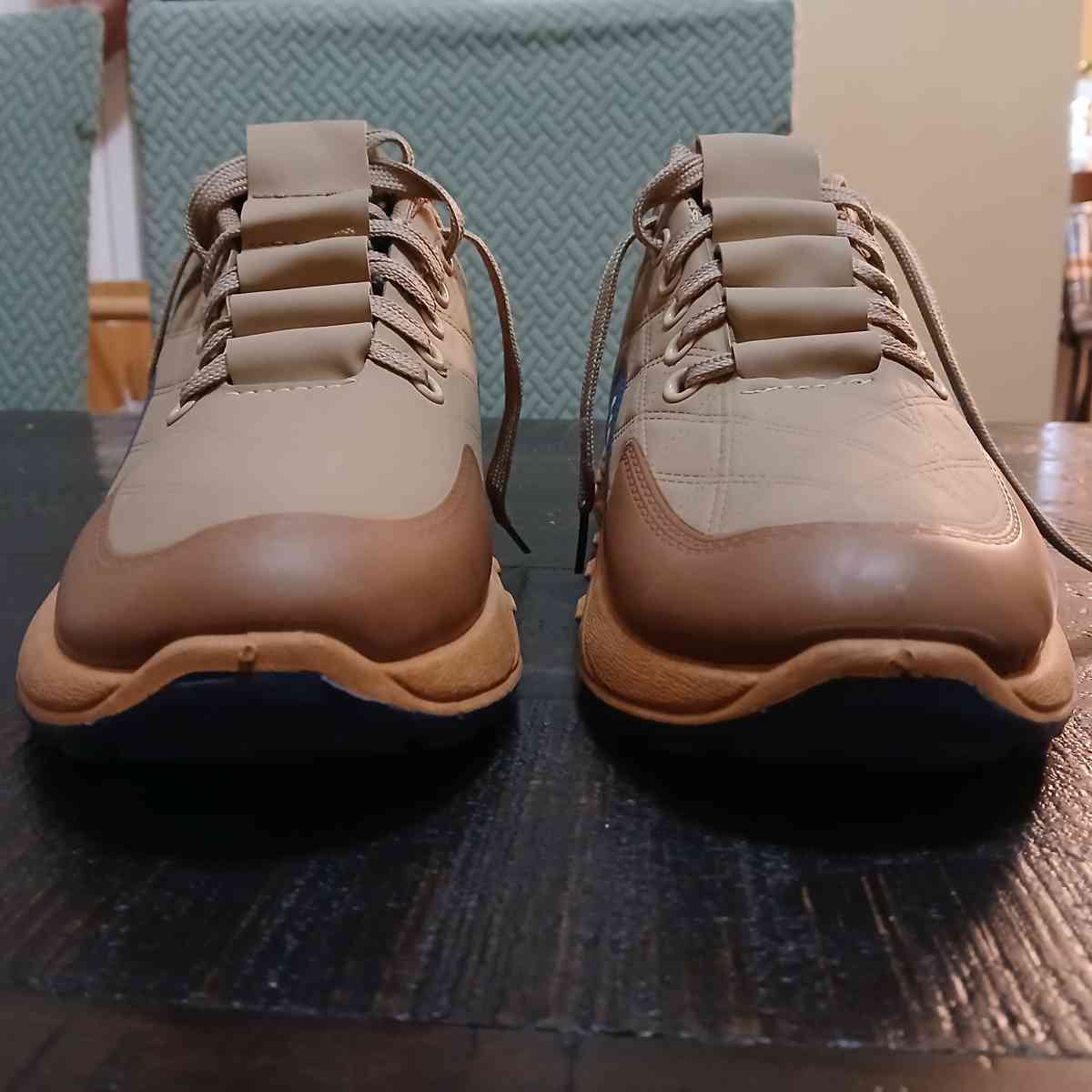 Air tan and blue unisex sneakers - Indianapolis, Indiana - FleaMarketBay