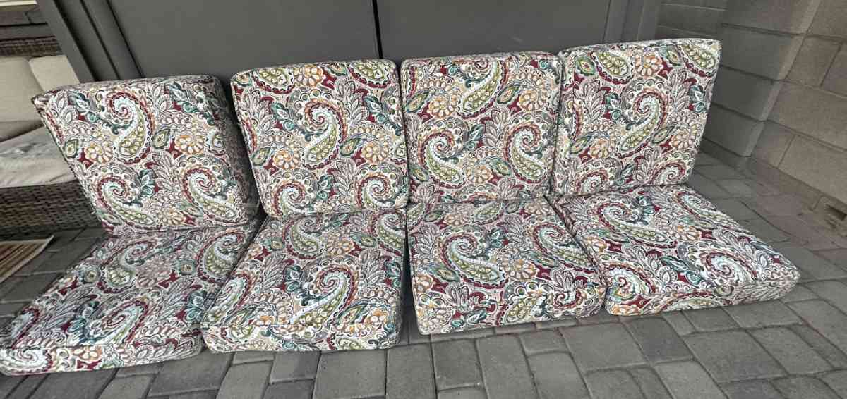 8 BRAND NEW Outdoor Cushions set of 4 - Tempe, Arizona - FleaMarketBay