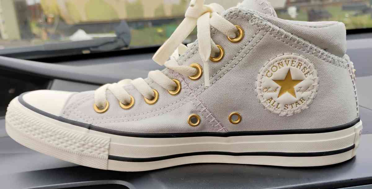 shoes - Los Banos, California - FleaMarketBay