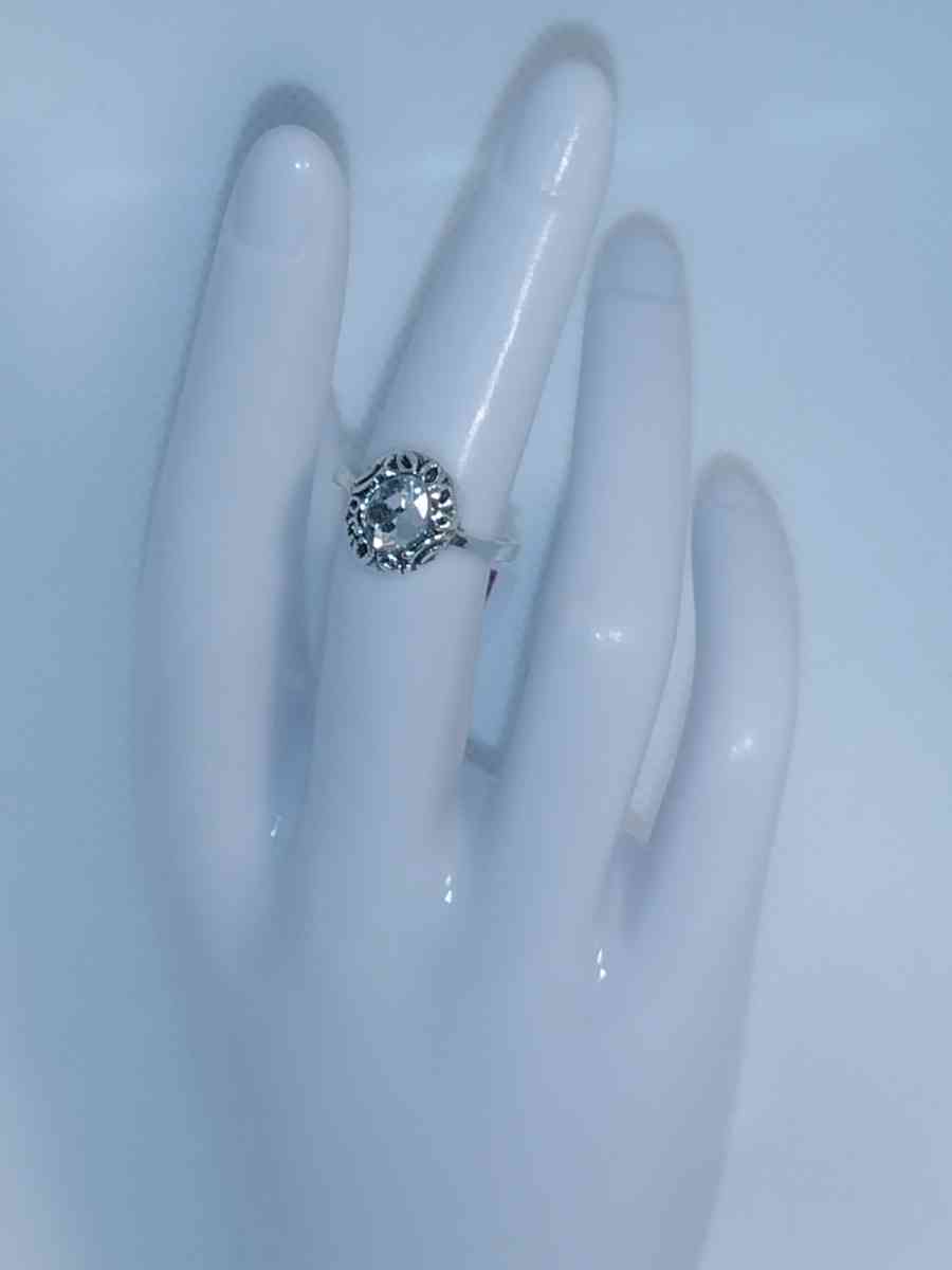 White Oval Signet Ring - Roanoke, Virginia - FleaMarketBay