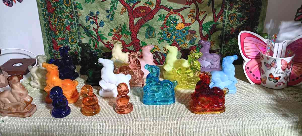 Boyd Joey glass horse - Akron, Ohio - FleaMarketBay