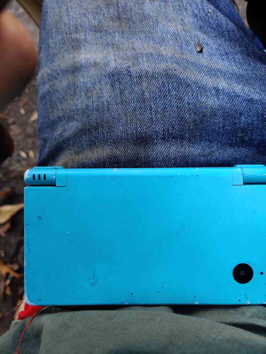 Nintendo dsi and 2 games - Acworth, Georgia