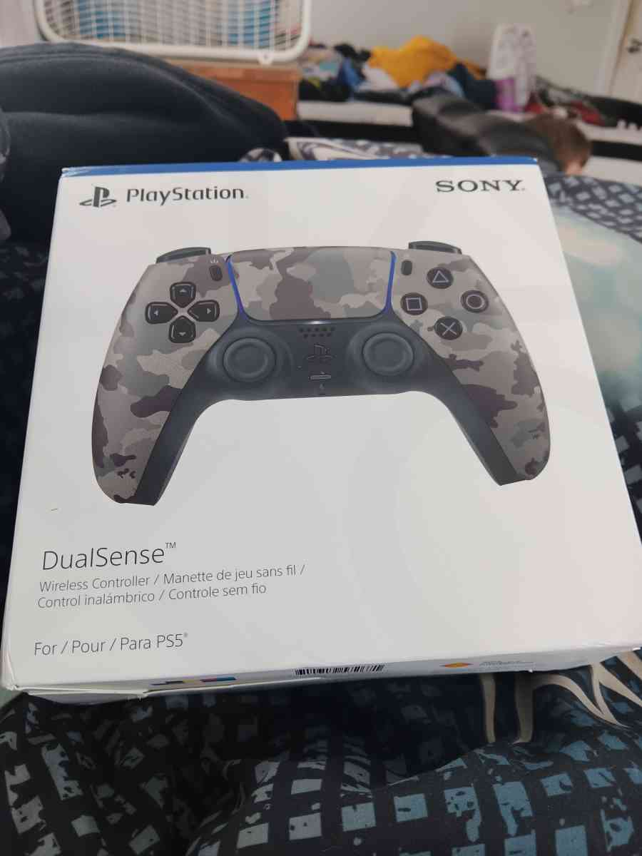 Playstation 5 camo controller brand new got wrong color - Jermyn, Pennsylvania