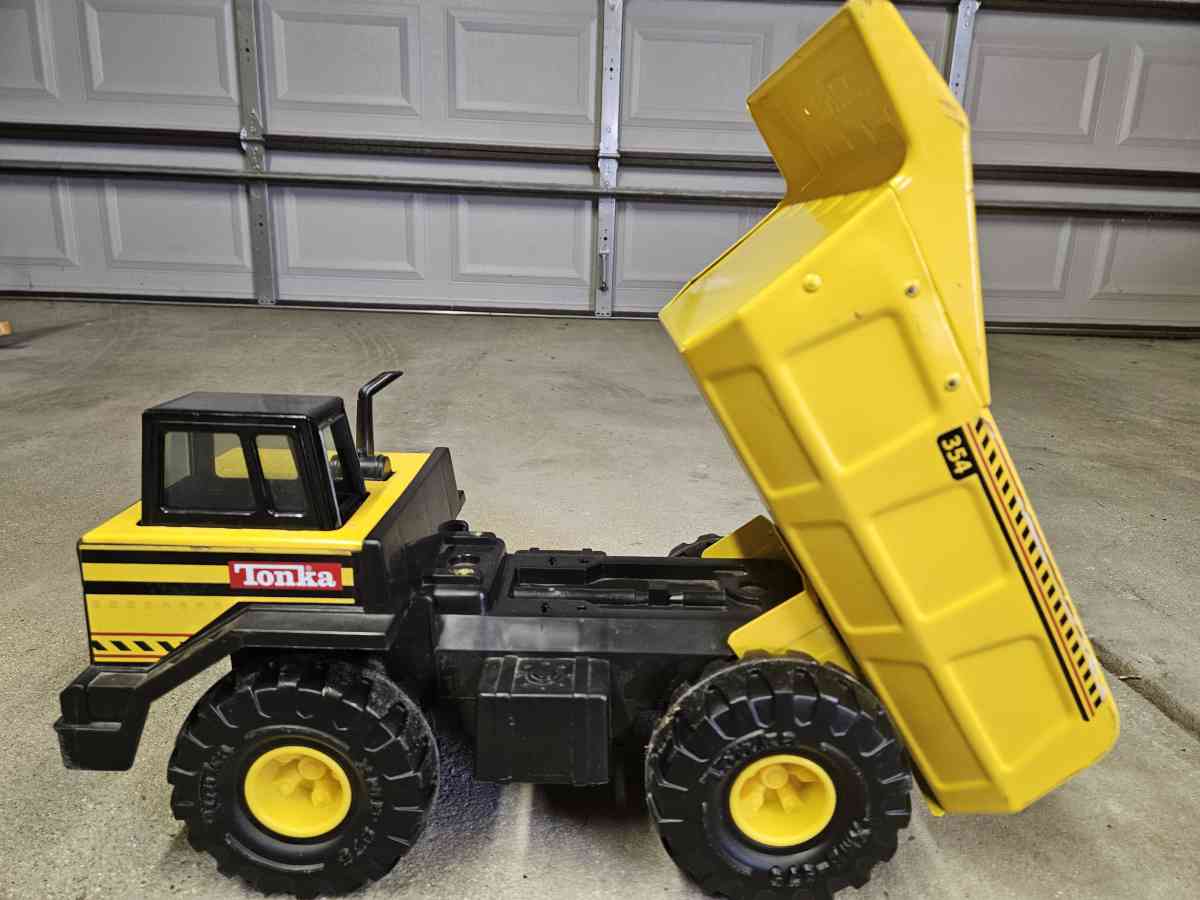 Tonka Construction Dump Truck 354 Yellow - Chicago, Illinois - FleaMarketBay