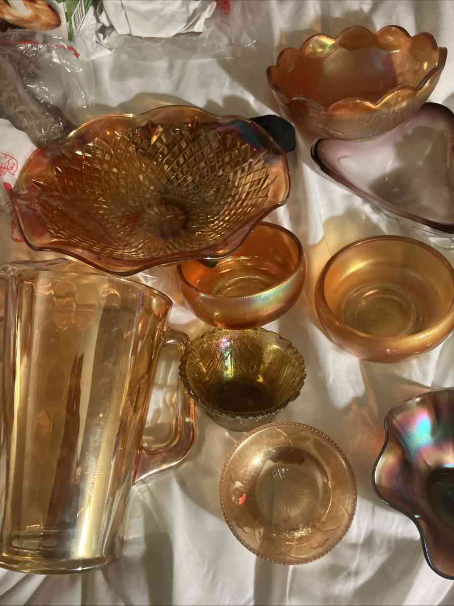 100 pieces of carnival glass Fenton and le smith 500 bucks - Kalamazoo, Michigan - FleaMarketBay