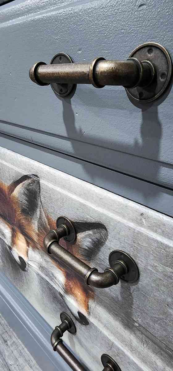 Kling Colonial 3 drawer solid wood dresser - Elkton, Maryland - FleaMarketBay