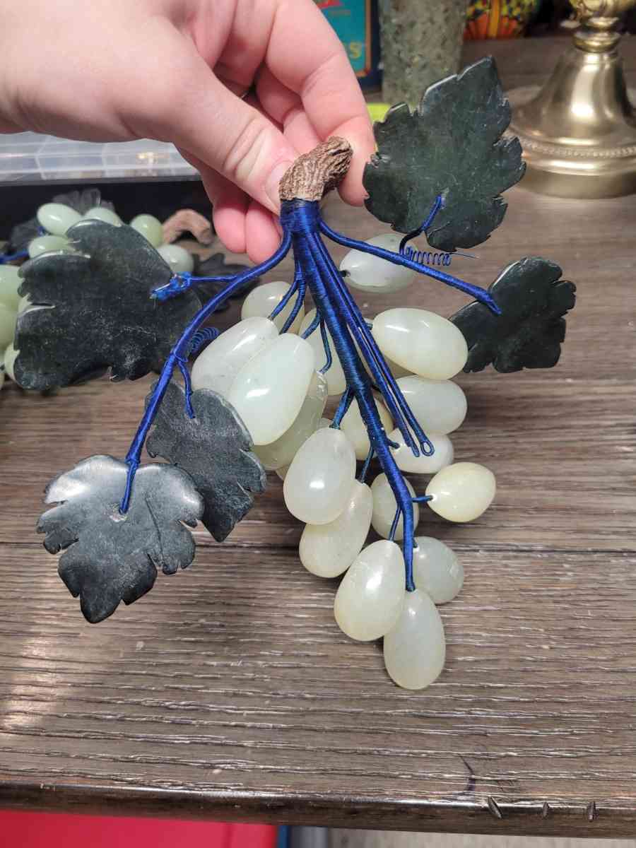 Beautiful antique Genuine jade stone grapes set of 3 - Houston, Texas - FleaMarketBay