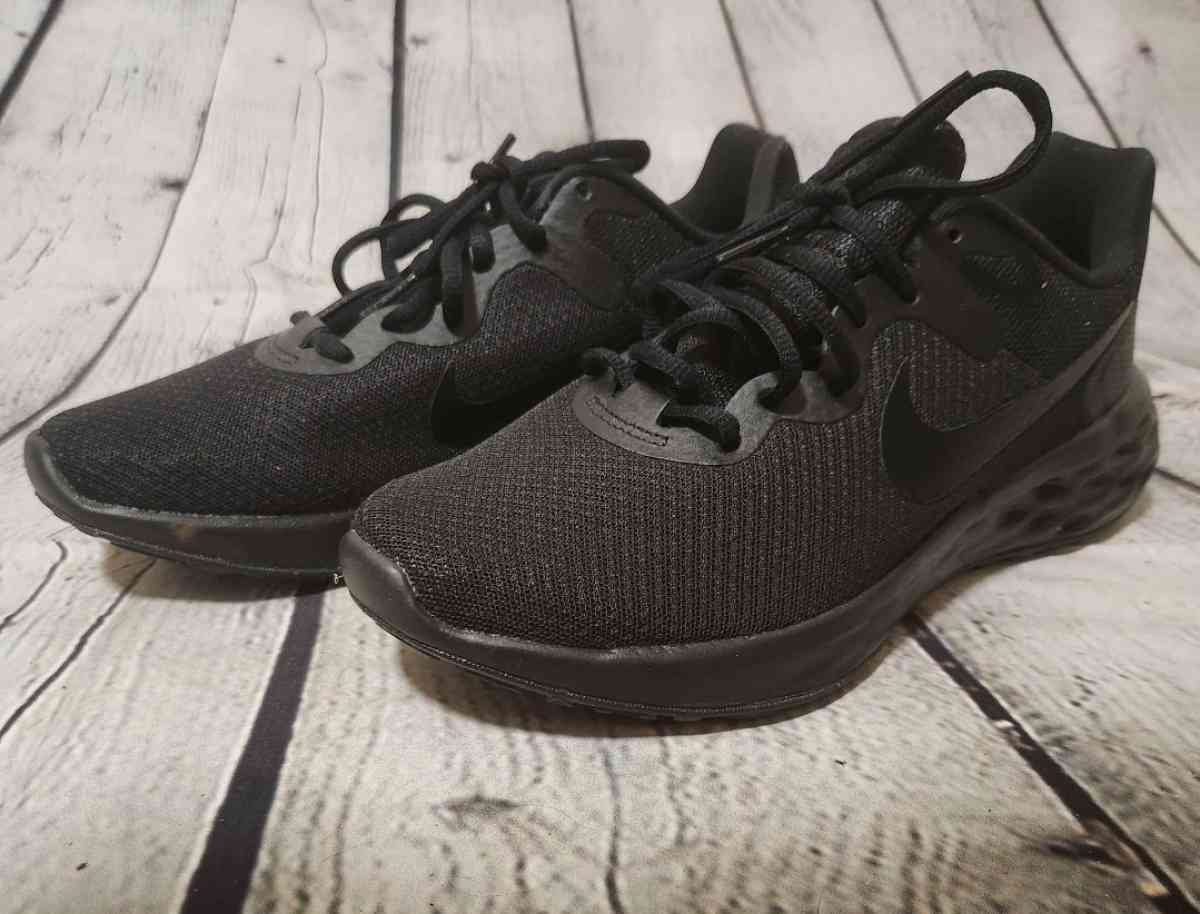 Size 85 Womens Nike Black Shoes - Kansas City, Missouri - FleaMarketBay