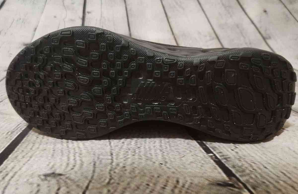 Size 85 Womens Nike Black Shoes - Kansas City, Missouri - FleaMarketBay