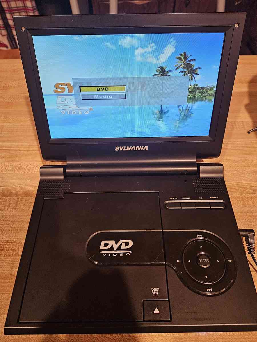 Sylvania 9 Portable DVD Player - Chicago, Illinois - FleaMarketBay