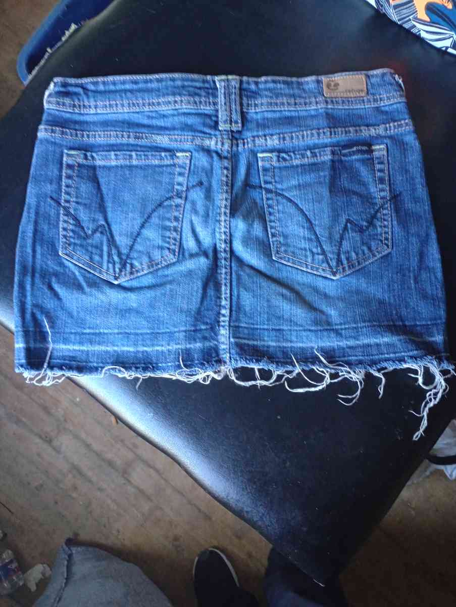 womens shoes and clothes - Saint Joseph, Missouri - FleaMarketBay