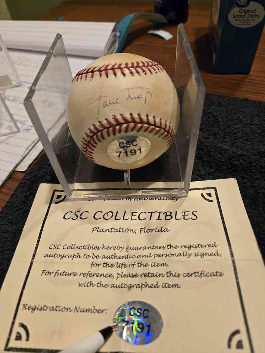 autograph Willie Mays Baseball - Tavares, Florida - FleaMarketBay