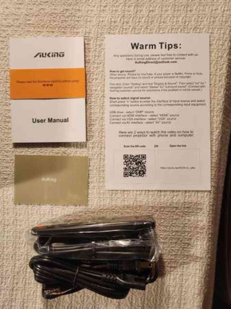 AuKing Mini LCD Projector - Clinton, Massachusetts - FleaMarketBay