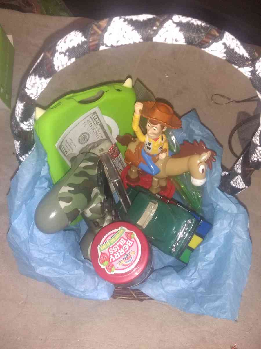 Boys Christmas gift basket - Pensacola, Florida - FleaMarketBay