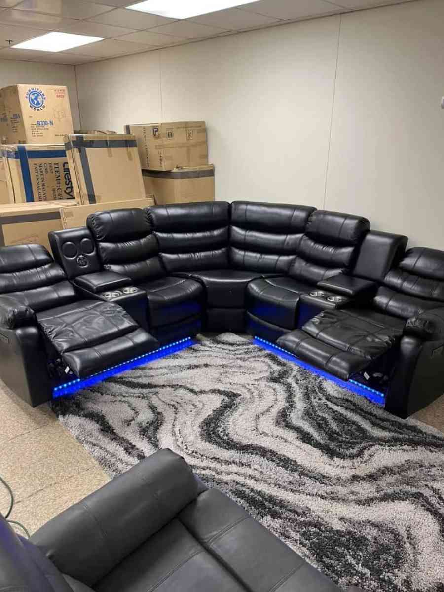 Se vende Seccional Reclinable electrico - Hialeah, Florida