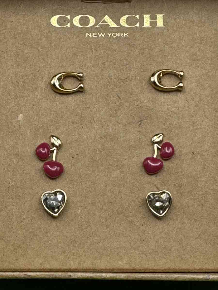 AHSHWomens Coach C Signature Cherry Heart Gift Set 3 Pairs S - Gallatin, Tennessee - FleaMarketBay