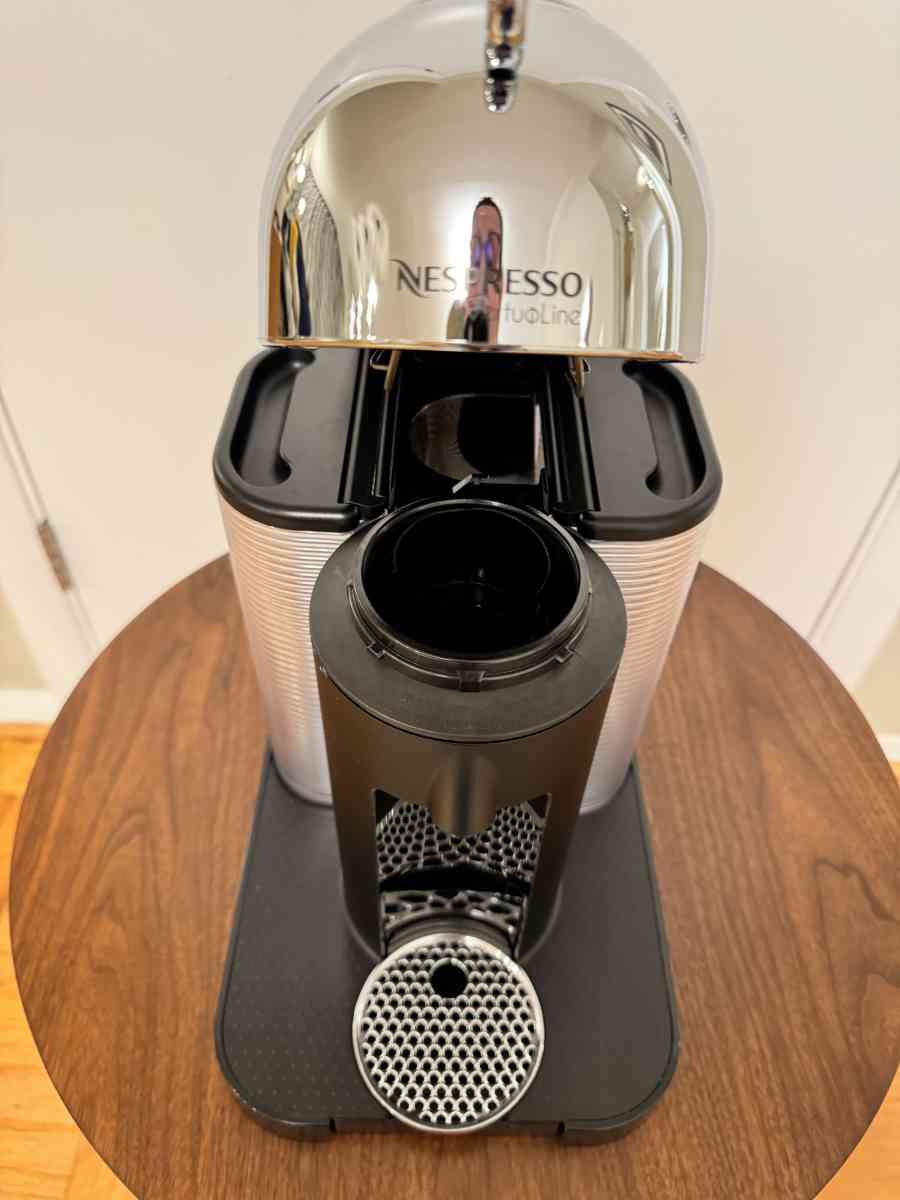 Nespresso Vertuo 5 Cup Coffee and Espresso Machine - Falls Church, Virginia - FleaMarketBay