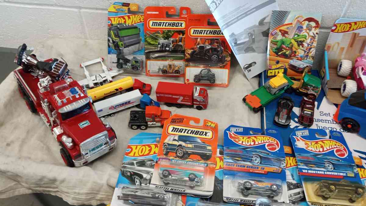 the big great collection of toys cars and trucks - Atherton, California - FleaMarketBay