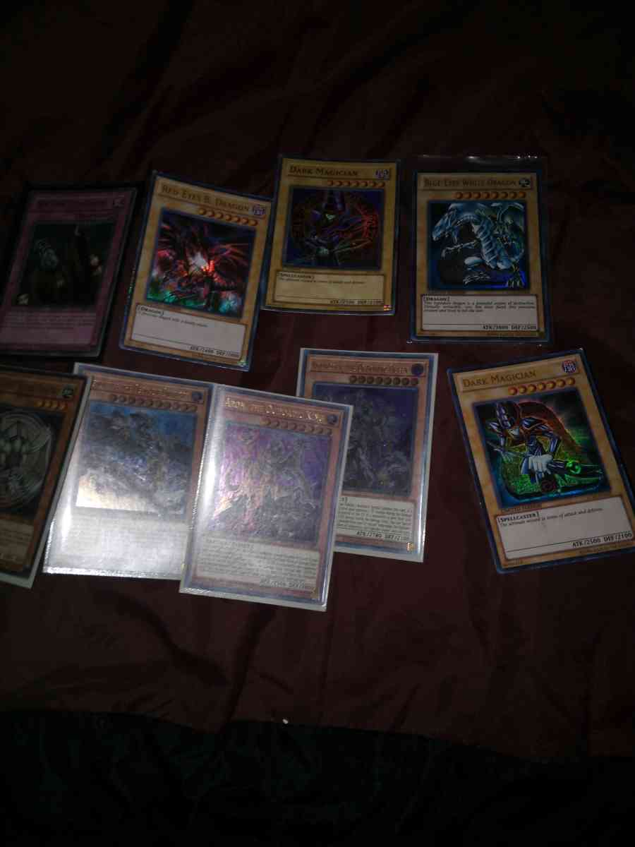 300 plus yugioh cards halifoil and rares - Clinton, Iowa - FleaMarketBay