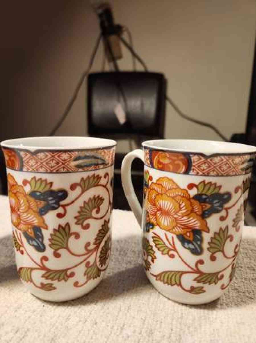 Vintage porcelain mugs - Clinton, Massachusetts - FleaMarketBay